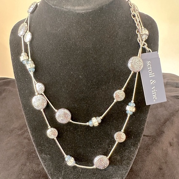 Scroll & Vine Blue and Siver necklace - Picture 3 of 4